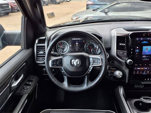 Used 2025 RAM 1500 Laramie AWD/4WD image 15