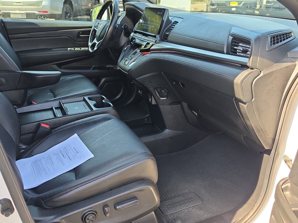 Used 2025 Honda Odyssey Sport-L image 17