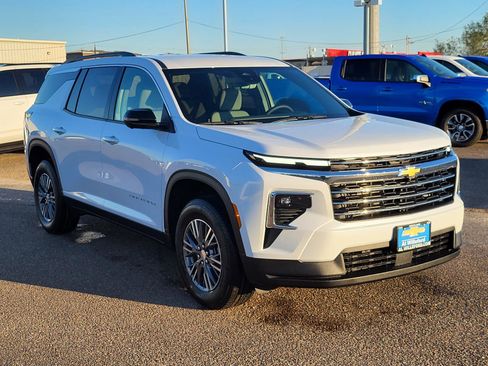 New 2026 Chevrolet Traverse LT w/ Driver Confidence Package FWD image 7