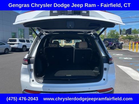 Used 2023 Jeep Grand Cherokee Limited AWD/4WD image 24