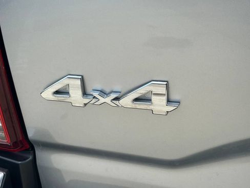 Used 2023 Toyota Tacoma SR AWD/4WD image 12