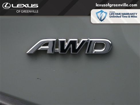 Used 2023 Toyota RAV4 XLE Premium image 10