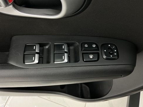 Used 2019 Kia Soul FWD image 37