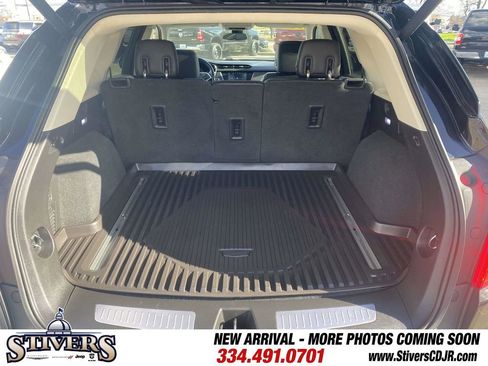 Used 2018 Cadillac XT5 Luxury w/ Driver Awareness Package image 13