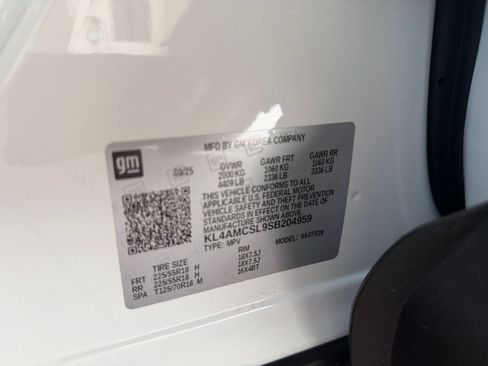 Used 2025 Buick Encore GX Preferred AWD/4WD image 22