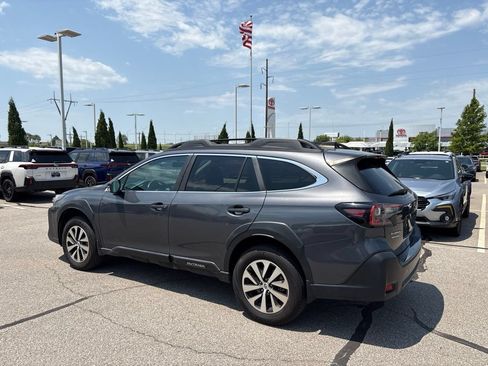 Used 2024 Subaru Outback Premium AWD/4WD image 6