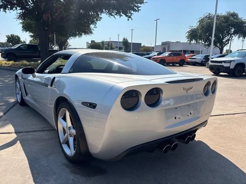 Used 2011 Chevrolet Corvette Coupe w/ 1LT RWD image 7