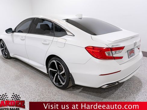 Used 2018 Honda Accord Sport image 3