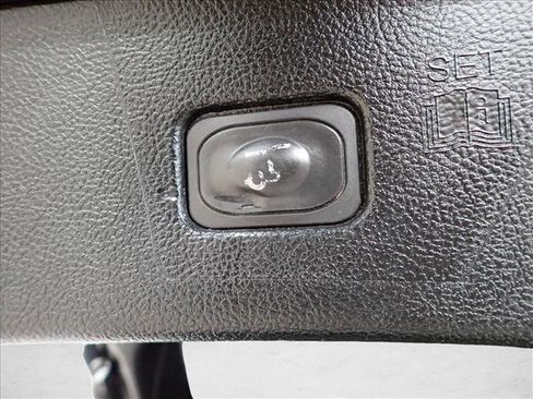 Used 2020 Ford Edge Titanium w/ Equipment Group 301A AWD/4WD image 7