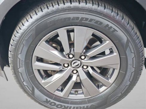 Used 2022 Nissan Pathfinder SV image 22