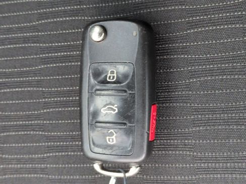 Used 2018 Volkswagen Tiguan Limited image 35