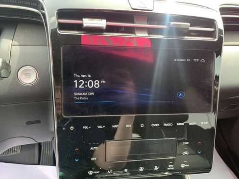 Used 2023 Hyundai Tucson Limited image 16