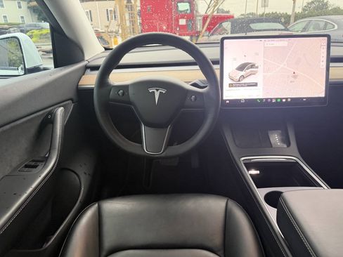 Used 2021 Tesla Model Y Long Range AWD/4WD image 19
