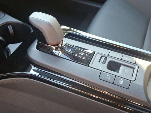 New 2026 Toyota Prius Plug-In Hybrid image 12