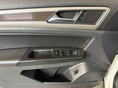 Used 2019 Volkswagen Atlas SE image 23