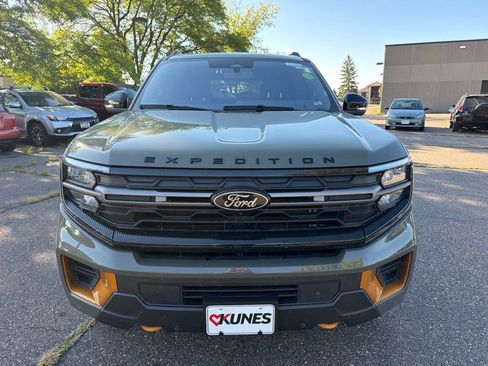 Used 2025 Ford Expedition Tremor AWD/4WD image 2