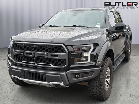 Used 2018 Ford F150 Raptor w/ Equipment Group 802A Luxury AWD/4WD image 3