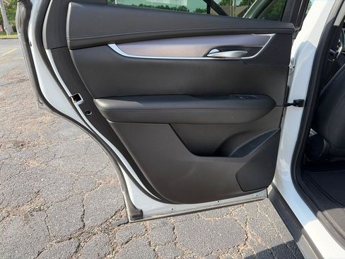 Used 2018 Cadillac XT5 Luxury w/ Driver Awareness Package AWD/4WD image 22