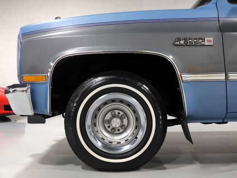 Used 1987 GMC Suburban 2WD image 26