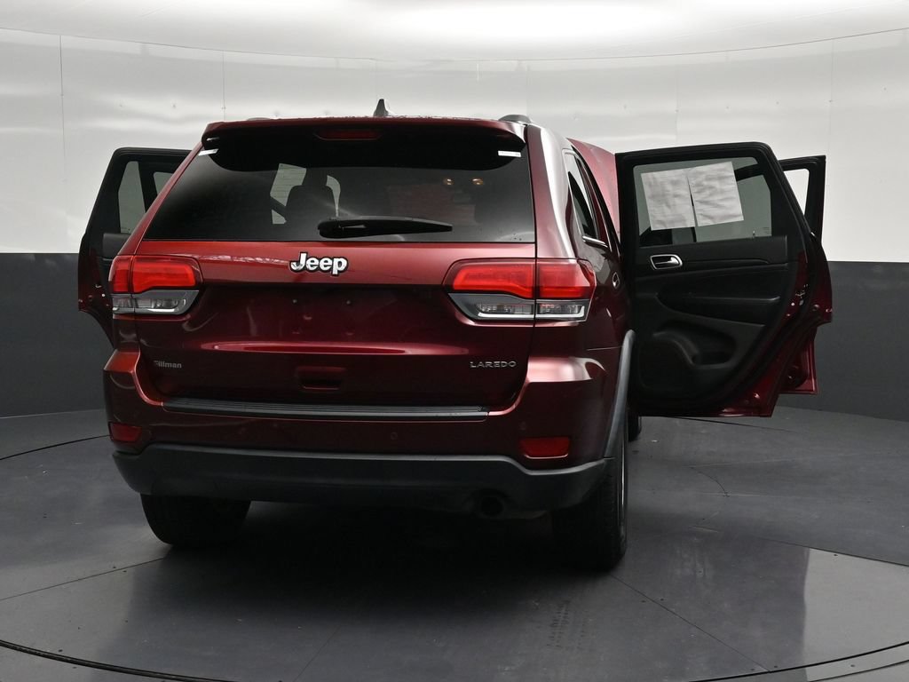 Used 2020 Jeep Grand Cherokee Laredo RWD image 34
