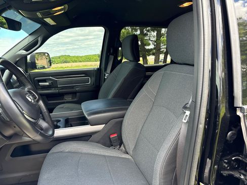 Used 2021 RAM 2500 Big Horn w/ Level 2 Equipment Group AWD/4WD image 4