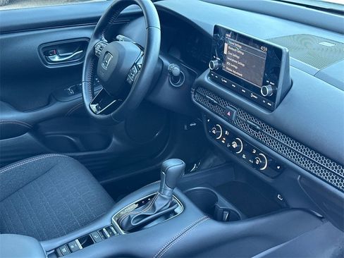 Used 2025 Honda HR-V Sport image 9