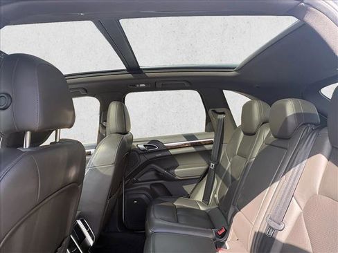 Used 2016 Porsche Cayenne image 16