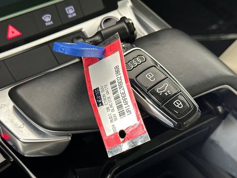 Used 2024 Audi Q8 e-tron Premium image 24