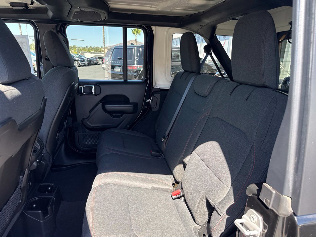 Certified 2025 Jeep Wrangler Unlimited Rubicon w/ Convenience Group AWD/4WD image 15