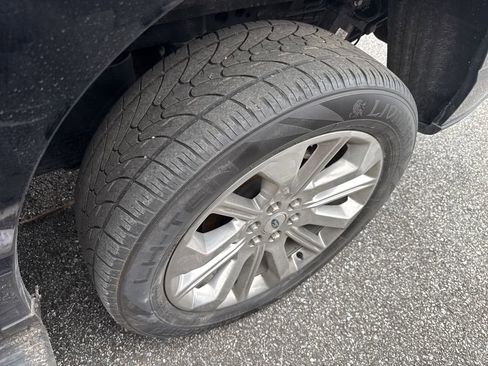 Used 2022 Ford F150 Limited image 10