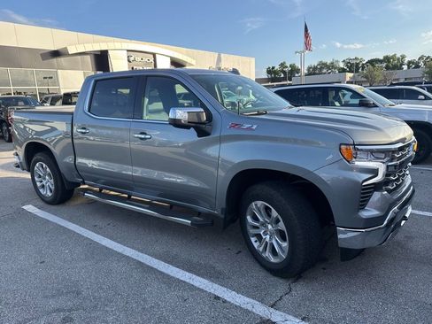 Used 2025 Chevrolet Silverado 1500 LTZ w/ LTZ Premium Package image 4