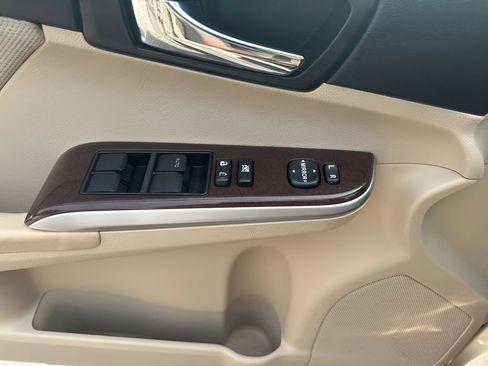 Used 2012 Toyota Camry XLE FWD image 21