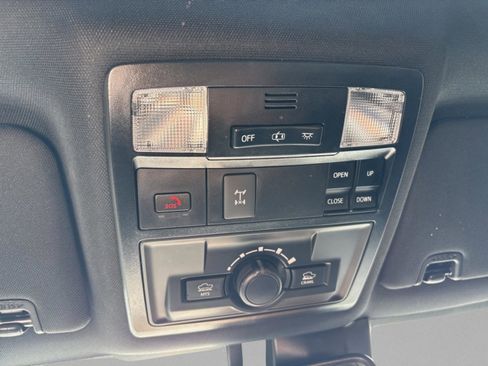 Used 2023 Toyota Tacoma TRD Off-Road w/ TRD Premium Off Road Package image 28