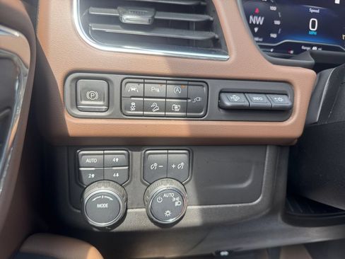 Used 2022 Chevrolet Tahoe High Country w/ LPO, Illumination Package AWD/4WD image 31