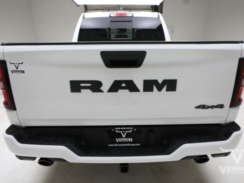 New 2026 RAM 1500 Express AWD/4WD image 4