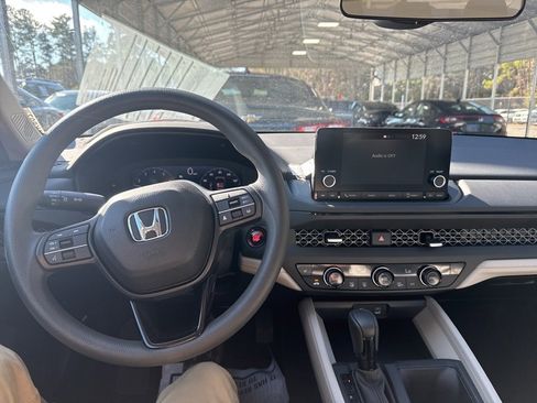Used 2024 Honda Accord EX image 8