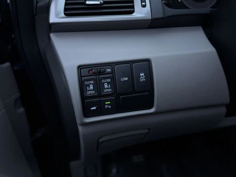 Used 2016 Honda Odyssey Touring Elite image 31