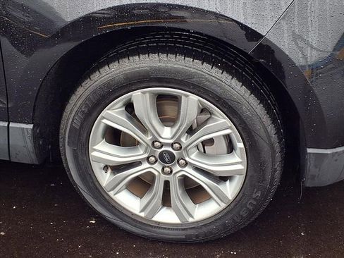 Used 2024 Ford Edge Titanium image 25