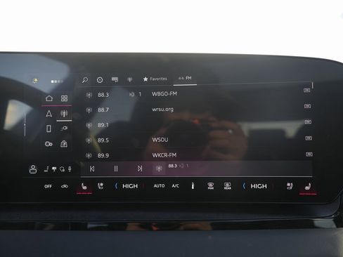 Used 2025 Audi Q6 e-tron Premium Plus w/ Premium Plus image 61