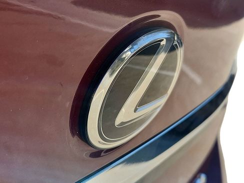 Used 2025 Lexus ES 300h w/ Premium Package image 30