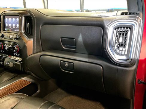 Used 2020 Chevrolet Silverado 1500 High Country w/ Technology Package image 13