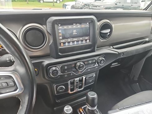 Used 2020 Jeep Gladiator Sport w/ Quick Order Package 24S AWD/4WD image 19