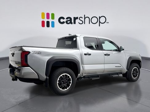 Used 2025 Toyota Tacoma TRD Off-Road AWD/4WD image 5