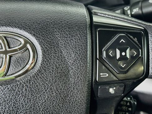 Used 2022 Toyota Tacoma SR RWD image 13
