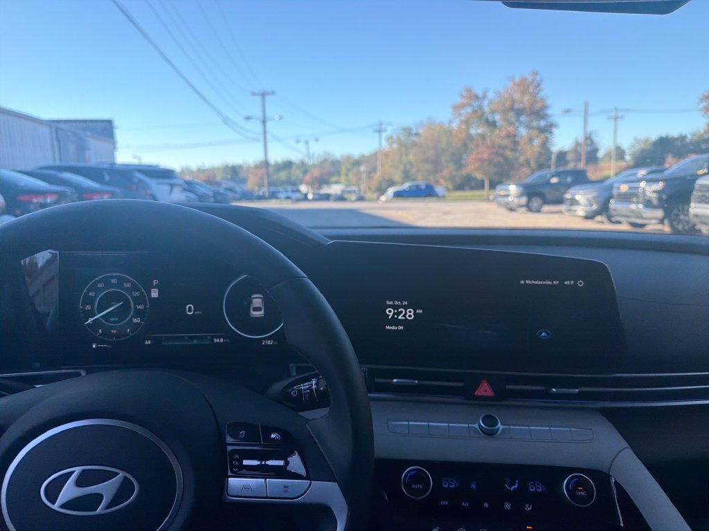 Used 2026 Hyundai Elantra Limited FWD image 21