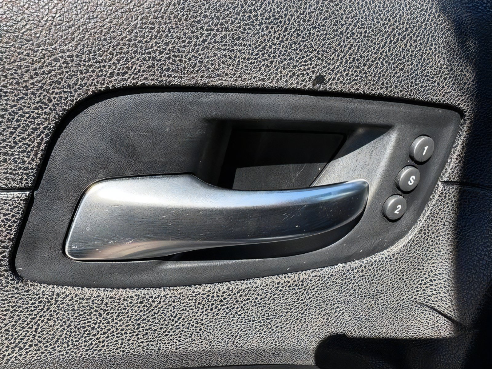Used 2011 Chrysler 300 C RWD image 15