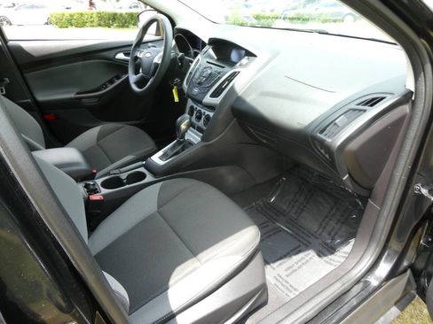 Used 2014 Ford Focus SE w/ Interior Protection Package FWD image 20