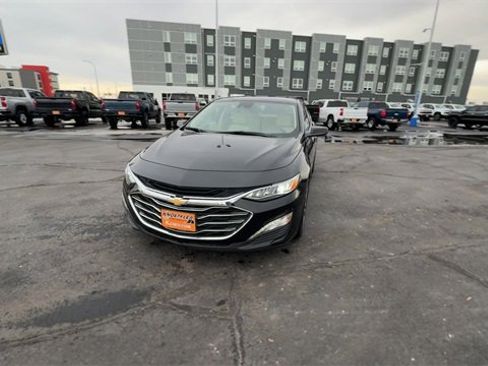 Used 2024 Chevrolet Malibu LT image 3