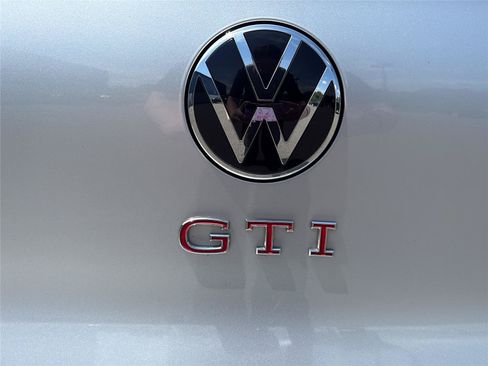 Used 2022 Volkswagen GTI SE FWD image 36