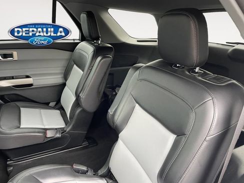 Used 2023 Ford Explorer XLT w/ Equipment Group 202A AWD/4WD image 17